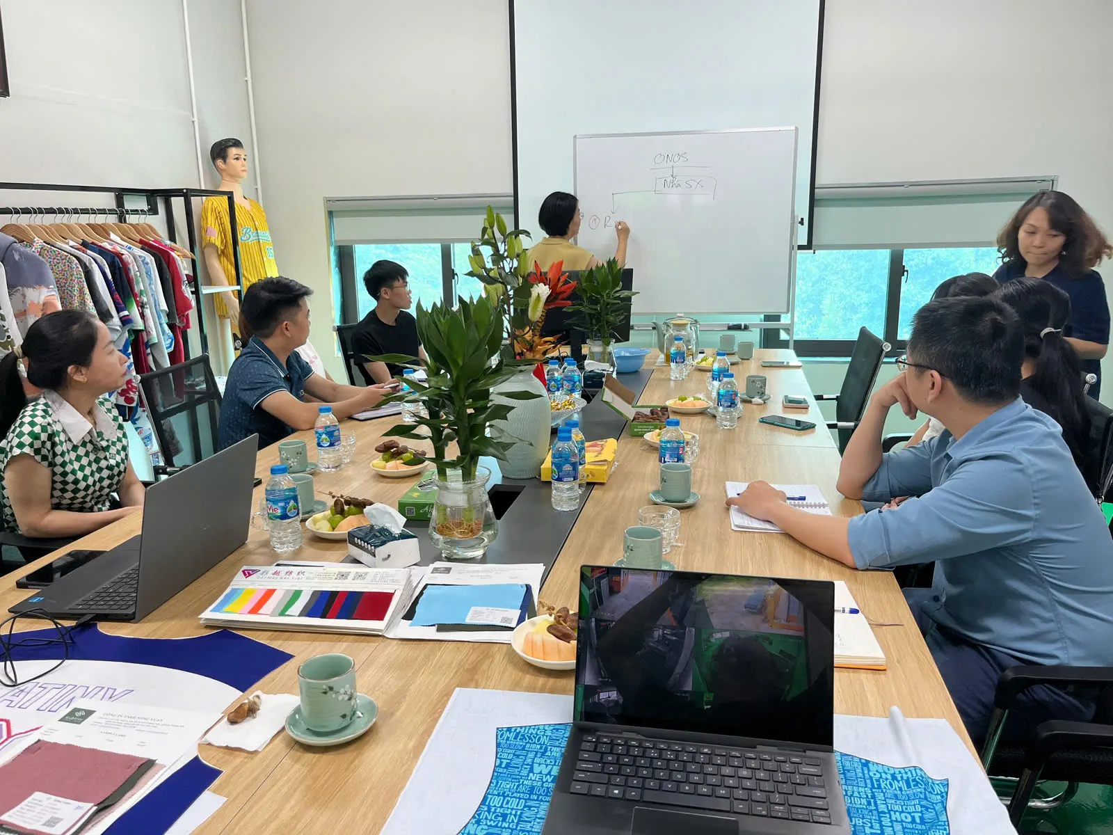 Trao đổi mẫu sản phẩm